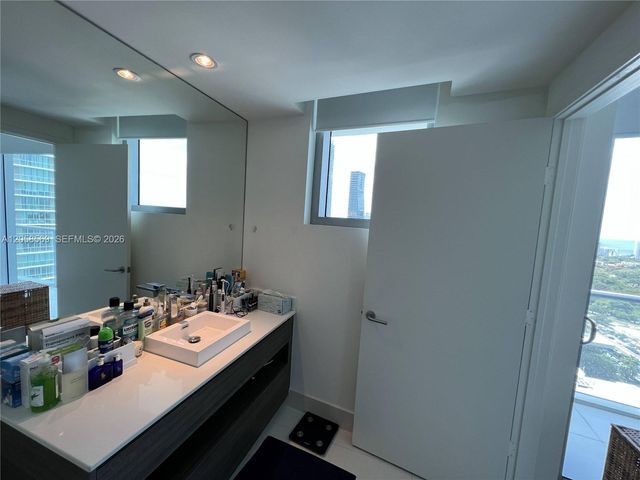 1100 S Miami Ave 2904, Miami, FL 33130