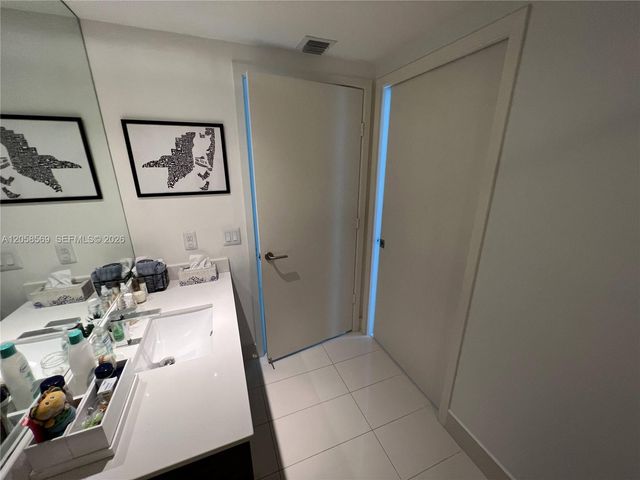 1100 S Miami Ave 2904, Miami, FL 33130