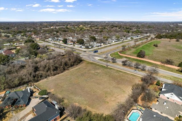 2400 W Sublett Road, Arlington, TX 76017