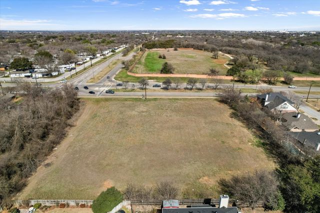 2400 W Sublett Road, Arlington, TX 76017