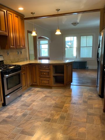 82 Francis St, Fairhaven, MA 02719