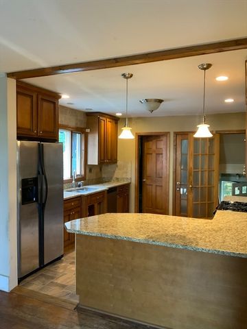 82 Francis St, Fairhaven, MA 02719