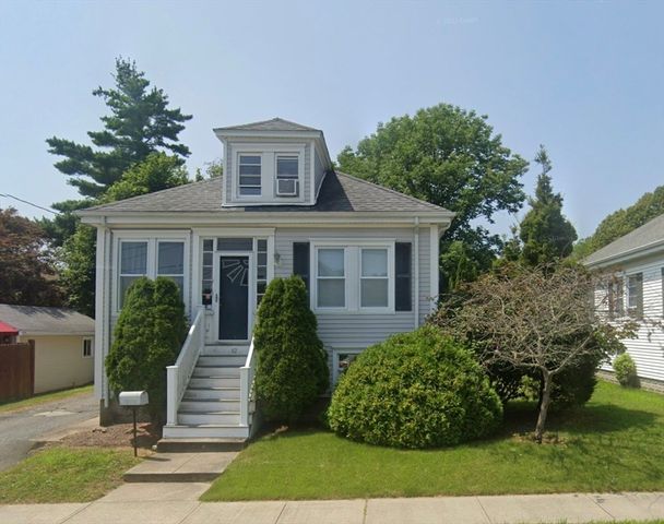 82 Francis St, Fairhaven, MA 02719