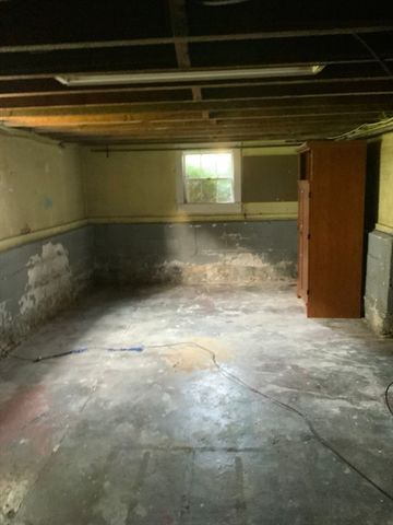 82 Francis St, Fairhaven, MA 02719