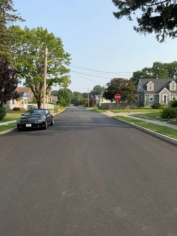 82 Francis St, Fairhaven, MA 02719