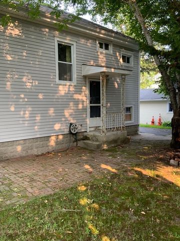 82 Francis St, Fairhaven, MA 02719