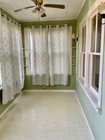 82 Francis St, Fairhaven, MA 02719