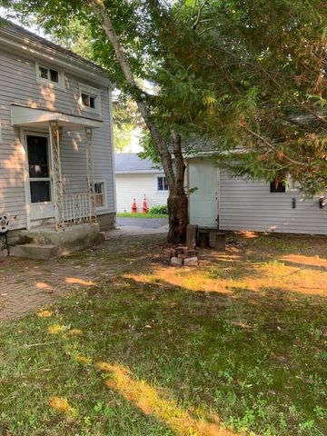 82 Francis St, Fairhaven, MA 02719