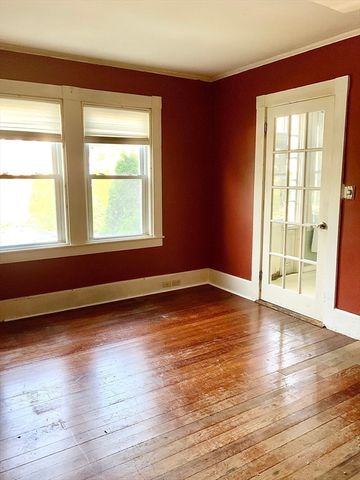 82 Francis St, Fairhaven, MA 02719
