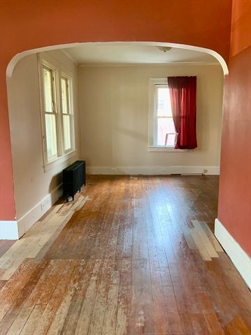 82 Francis St, Fairhaven, MA 02719
