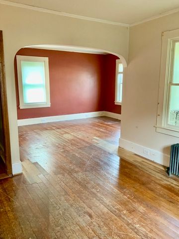 82 Francis St, Fairhaven, MA 02719