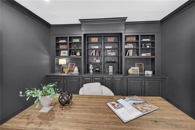 4912 W 114th Street, Leawood, KS 66211