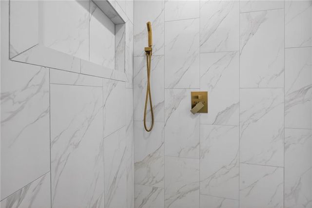 4912 W 114th Street, Leawood, KS 66211