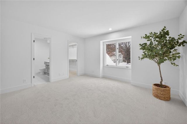 4912 W 114th Street, Leawood, KS 66211