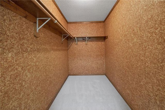 4912 W 114th Street, Leawood, KS 66211