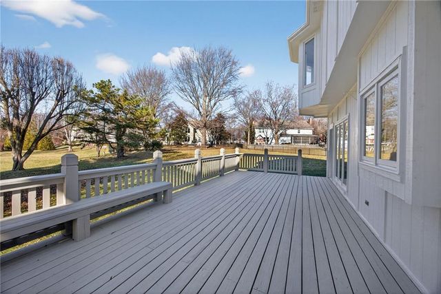 4912 W 114th Street, Leawood, KS 66211