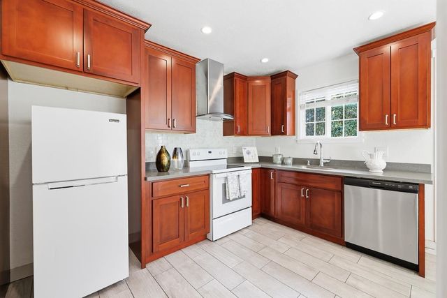 19790 Stanton Ave, Castro Valley, CA 94546