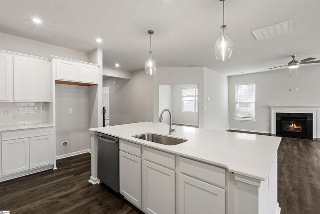 215 Poinsett Bridge Way, Greenville, SC 29607