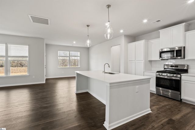 215 Poinsett Bridge Way, Greenville, SC 29607