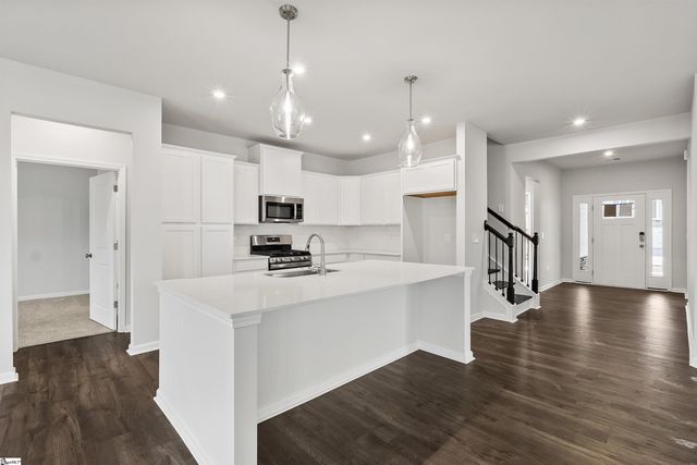215 Poinsett Bridge Way, Greenville, SC 29607