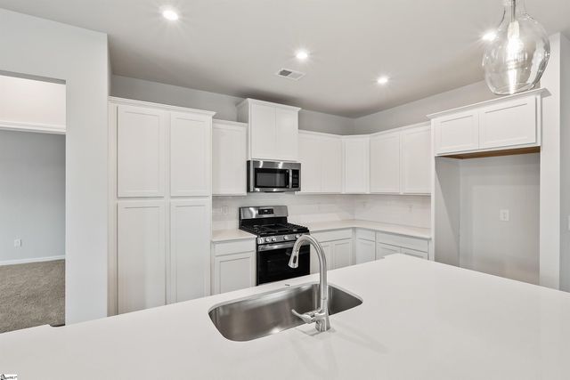 215 Poinsett Bridge Way, Greenville, SC 29607