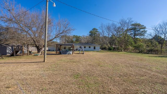 40 Bishop Road, Smiths Station, AL 36877