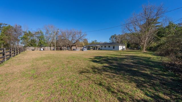 40 Bishop Road, Smiths Station, AL 36877