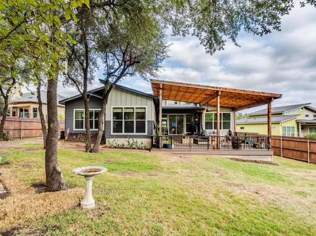 17215 Oak Cliff CIR, Dripping Springs, TX 78620