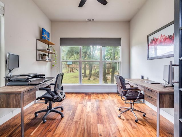 17215 Oak Cliff CIR, Dripping Springs, TX 78620