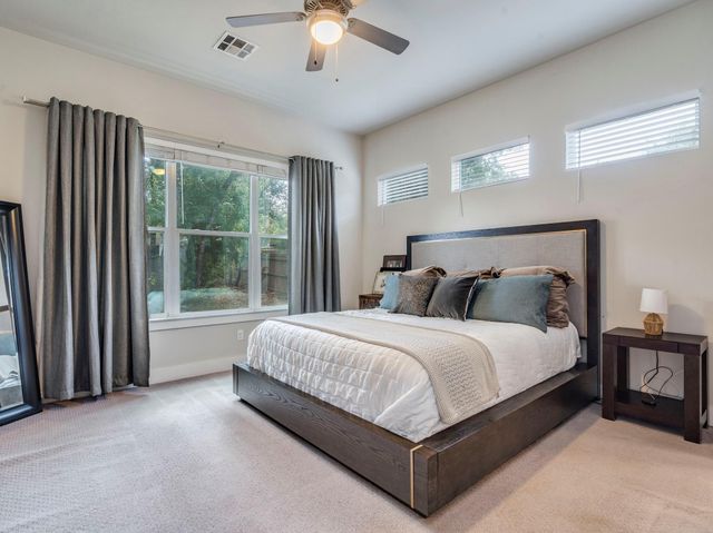 17215 Oak Cliff CIR, Dripping Springs, TX 78620