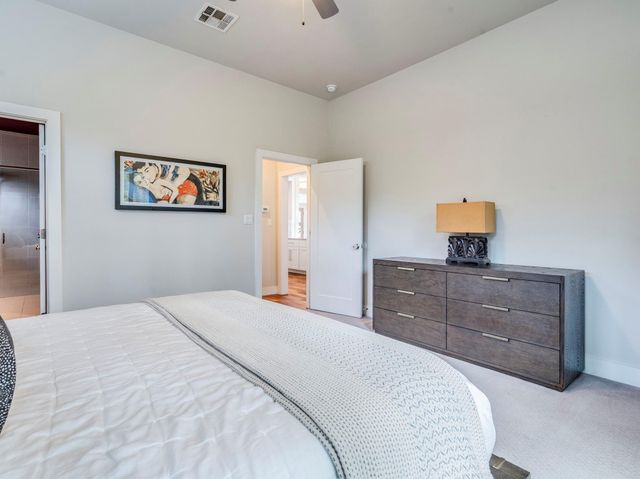 17215 Oak Cliff CIR, Dripping Springs, TX 78620