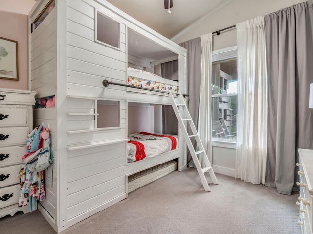 17215 Oak Cliff CIR, Dripping Springs, TX 78620