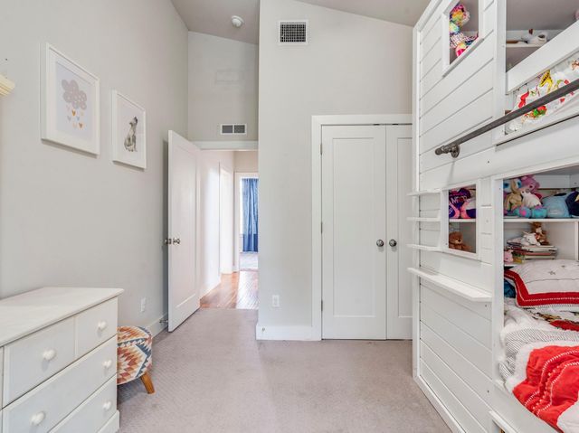 17215 Oak Cliff CIR, Dripping Springs, TX 78620