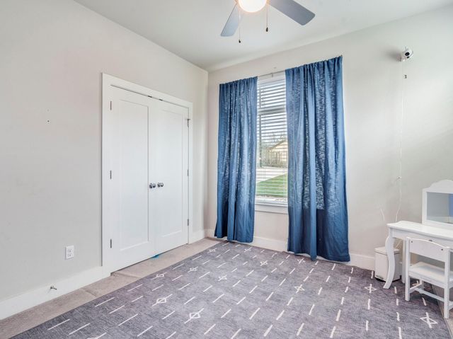 17215 Oak Cliff CIR, Dripping Springs, TX 78620