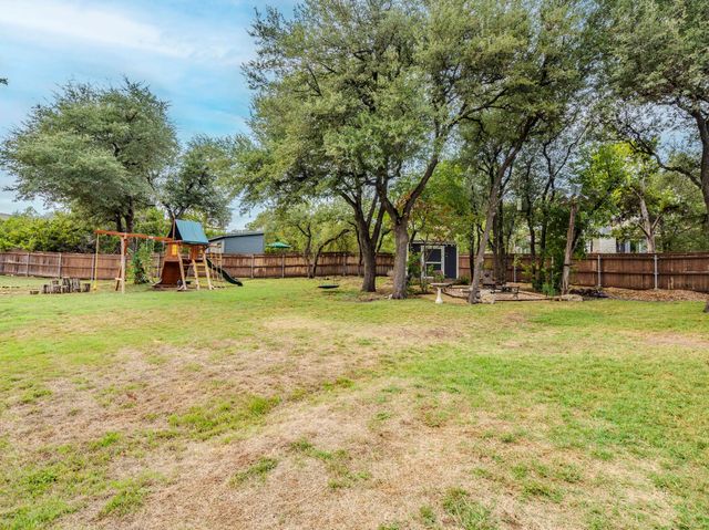 17215 Oak Cliff CIR, Dripping Springs, TX 78620