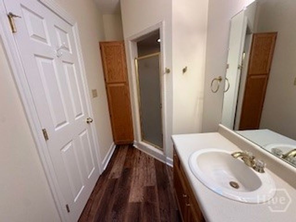 Image 14 of property listing at 11 Morningside Drive, Savannah, GA 31410