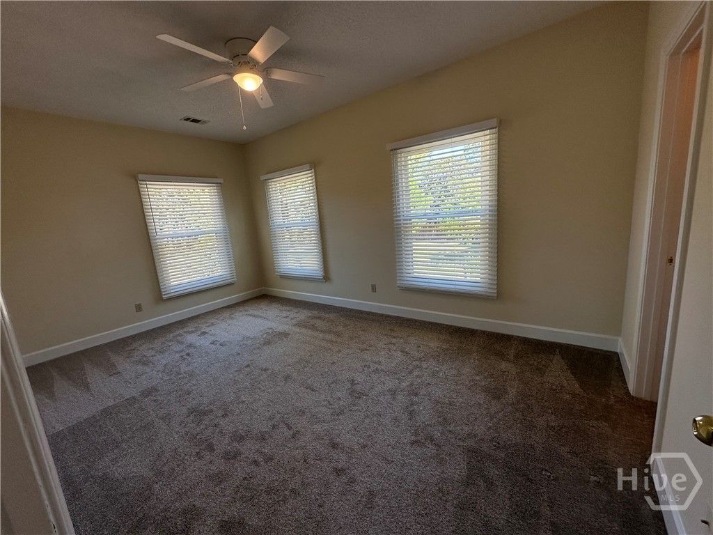 Image 16 of property listing at 11 Morningside Drive, Savannah, GA 31410