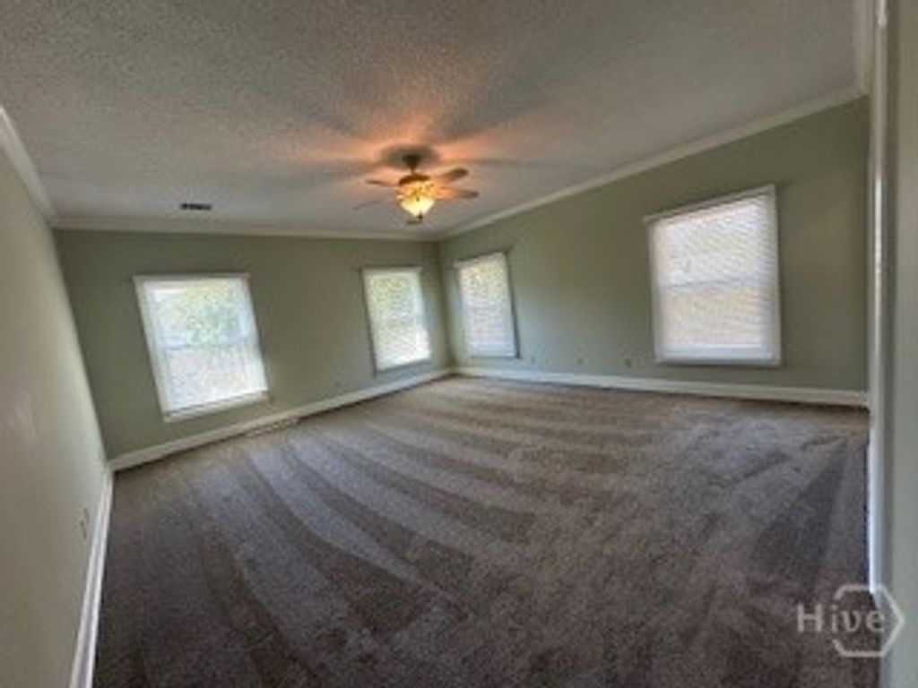 Image 17 of property listing at 11 Morningside Drive, Savannah, GA 31410