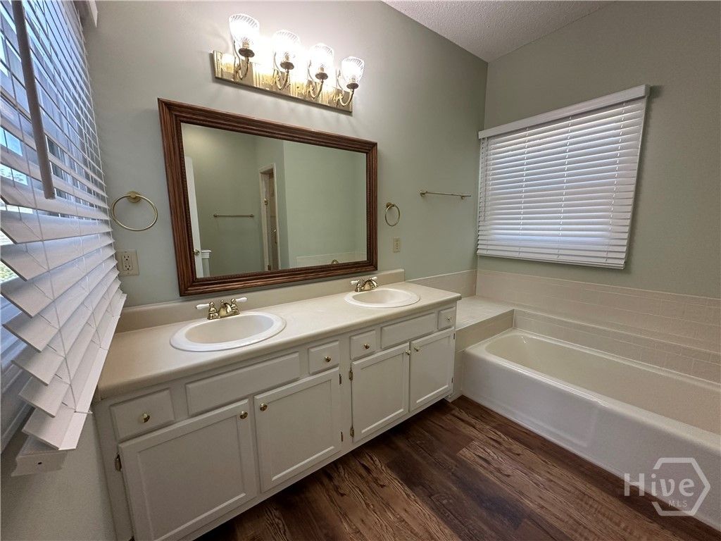 Image 18 of property listing at 11 Morningside Drive, Savannah, GA 31410