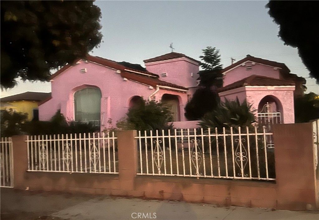 1960 W 84th, Los Angeles, CA 90047