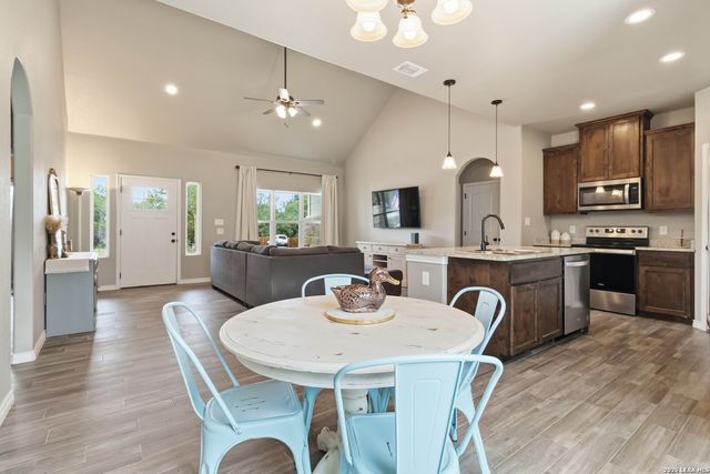 741 HIGH DR, Spring Branch, TX 78070