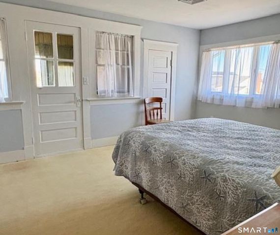 33 Wilford Road, Branford, CT 06405
