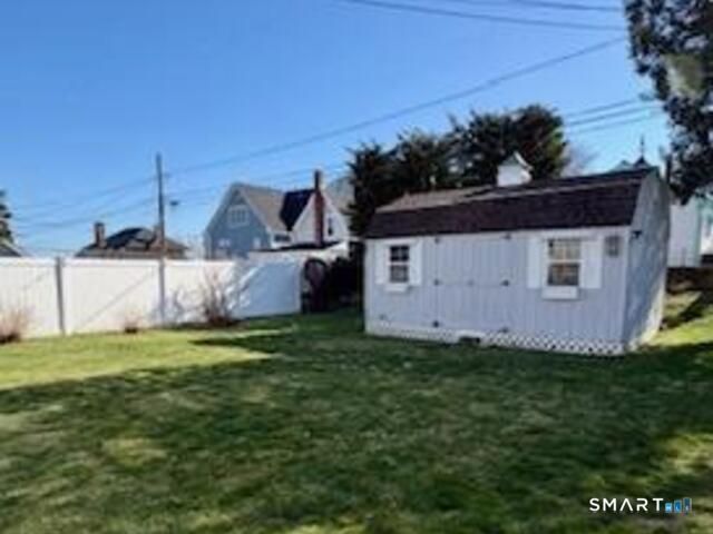 33 Wilford Road, Branford, CT 06405