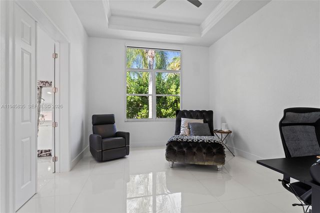 1499 Victoria Isle Dr, Weston, FL 33327