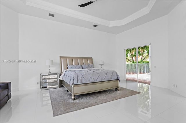 1499 Victoria Isle Dr, Weston, FL 33327