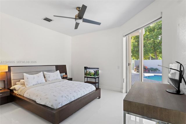 1499 Victoria Isle Dr, Weston, FL 33327