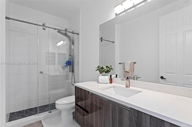 1499 Victoria Isle Dr, Weston, FL 33327