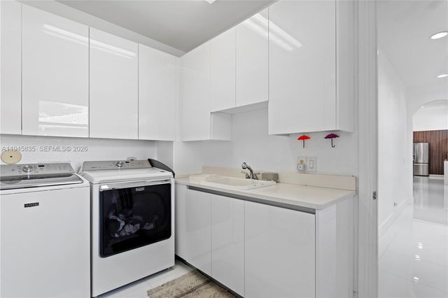 1499 Victoria Isle Dr, Weston, FL 33327