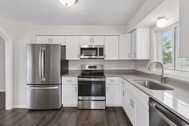 7516 Louisiana Avenue N, Brooklyn Park, MN 55428