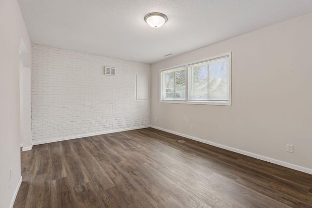 7516 Louisiana Avenue N, Brooklyn Park, MN 55428